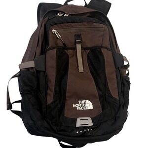 The North Face Recon Backpack Brown Black Laptop Sleeve Hiking Travel Daypack